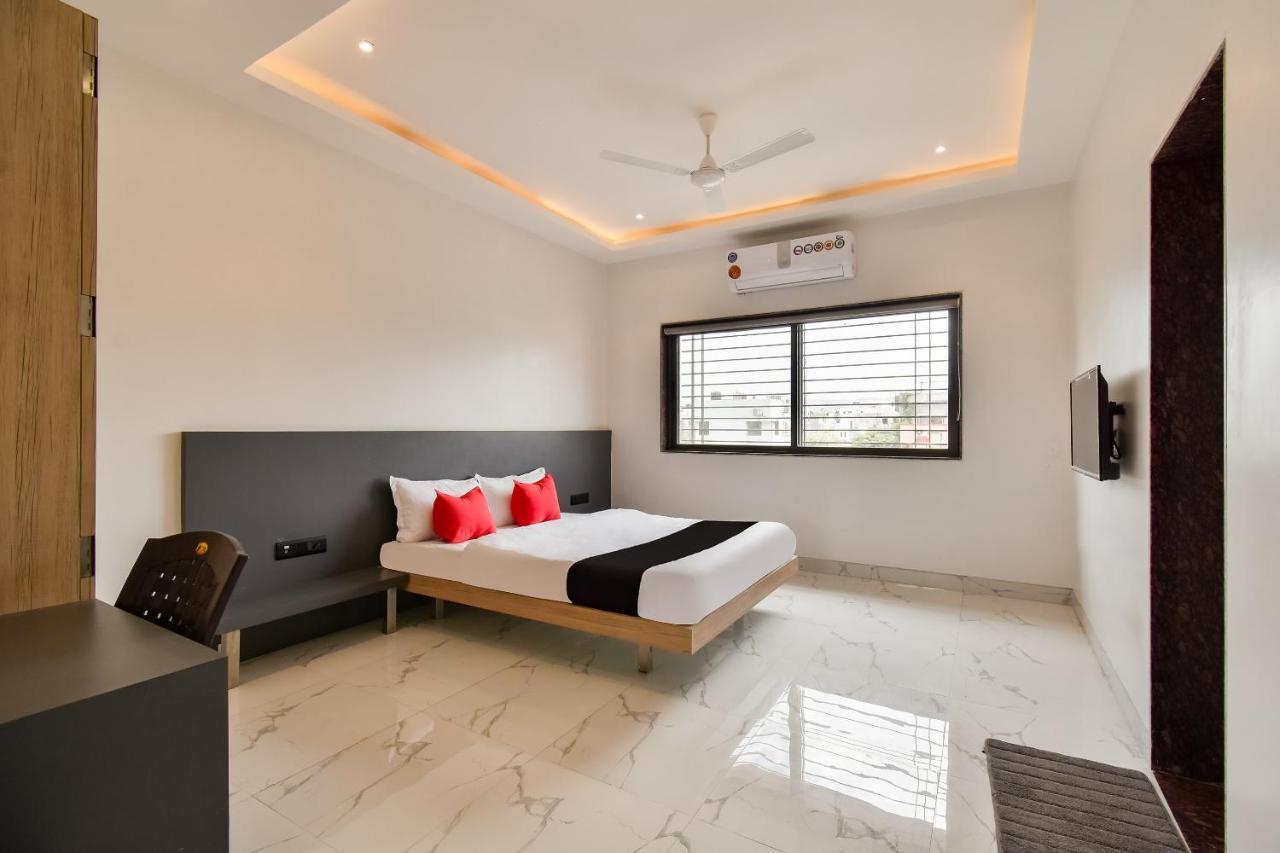 Capital O 71866 Hotel Ansh 奥兰加巴德 外观 照片